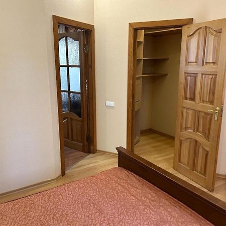 Апартаменти 3-Кімнатні, М. Майдан Незалежності Kiev Exterior foto